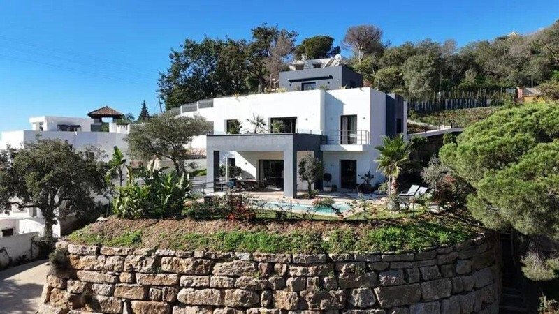 Villa in Elviria-Cabopino, Marbella, Spain 1 - 16767107