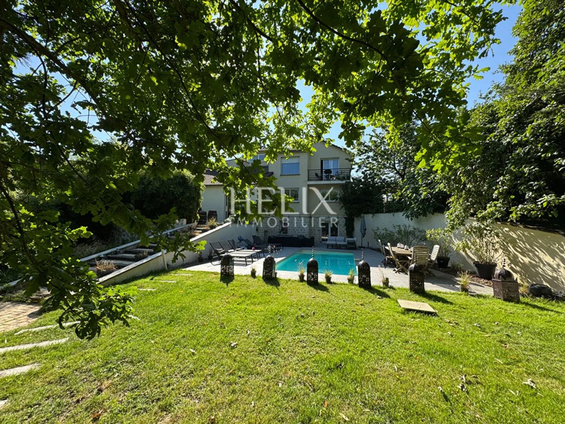 House in Orgeval, Ile-de-France, France 1 - 16766574