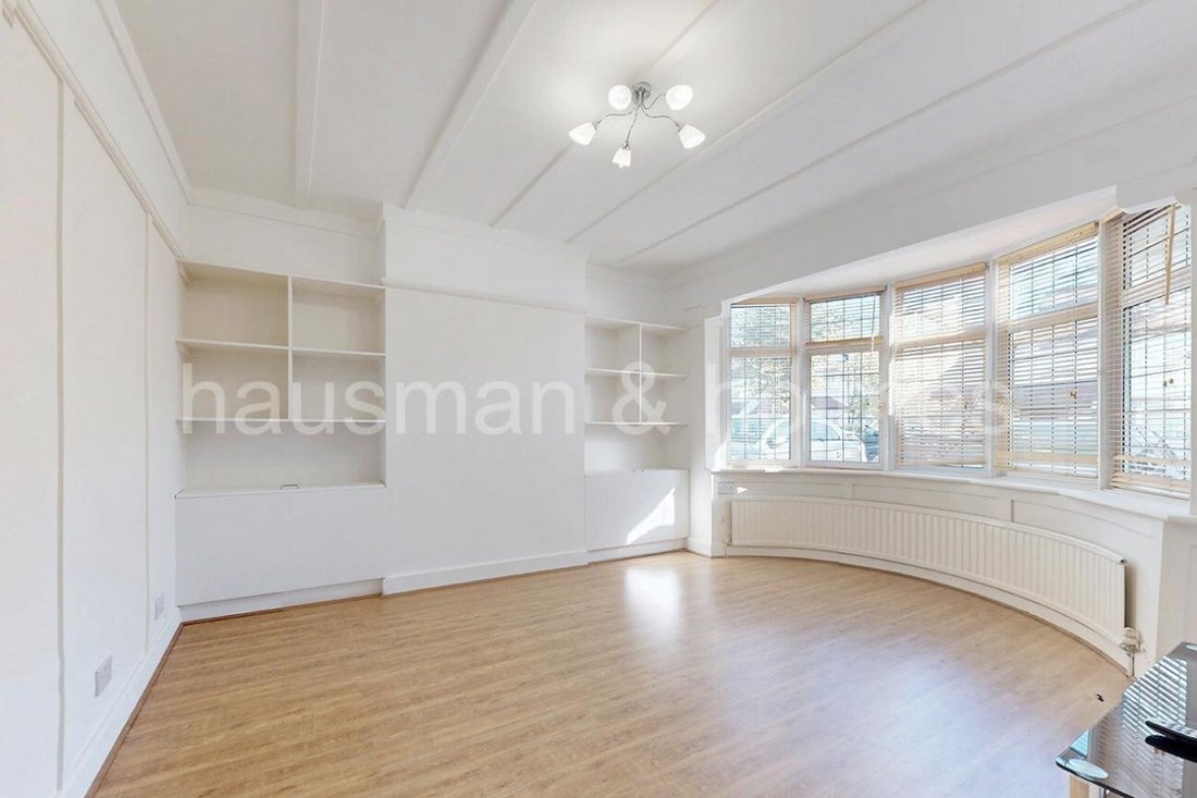 House in Brent Cross, Barnet, England 2 - 16767881