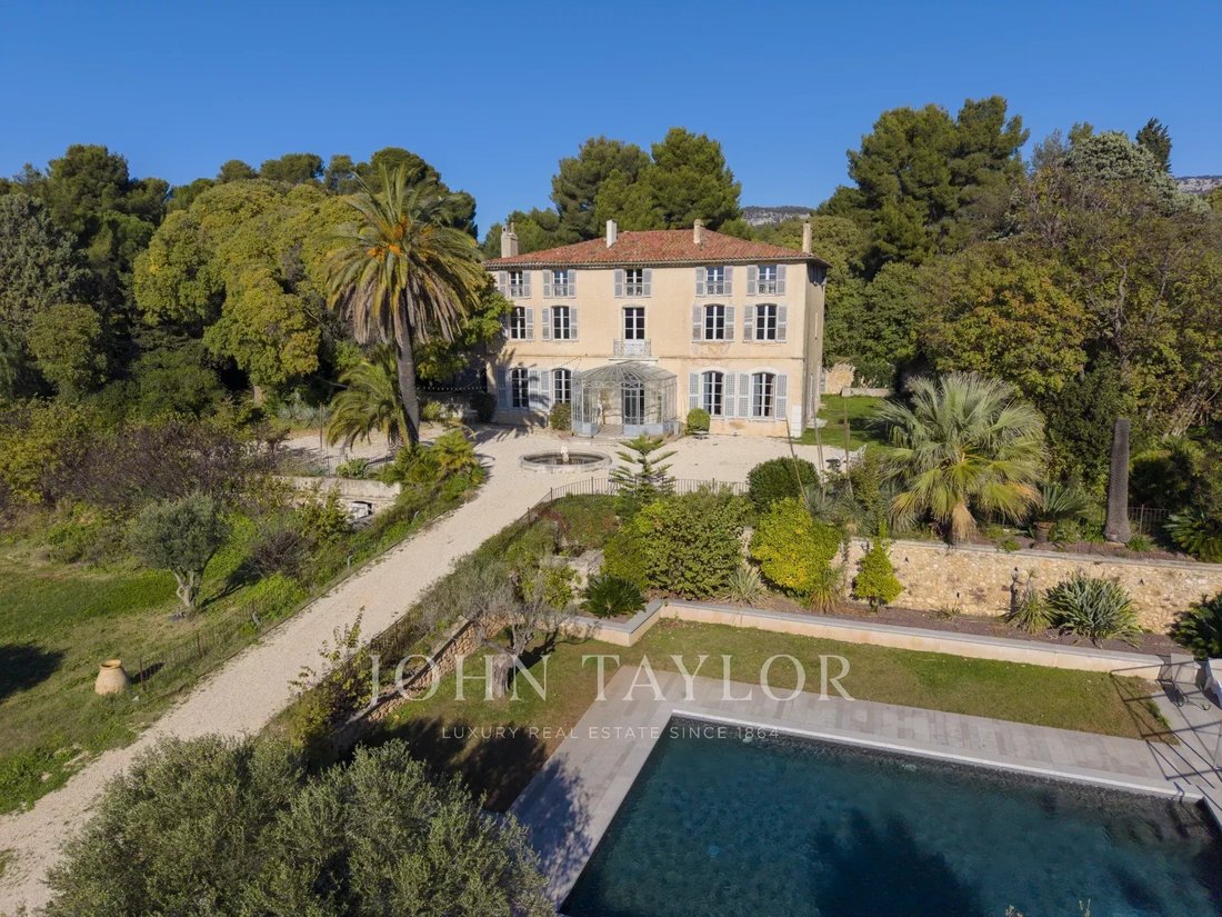 Estate in Sud Est, Ollioules, France 1 - 16767905