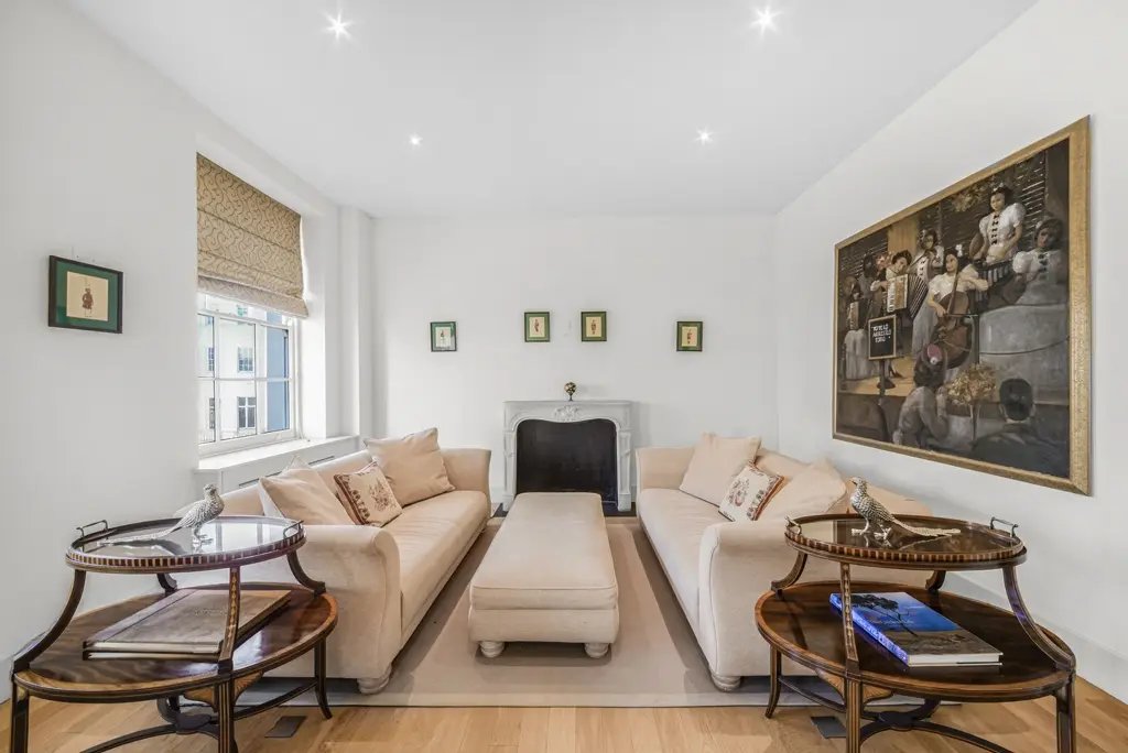 Apartment in Belgravia, Westminster, England 2 - 16767995