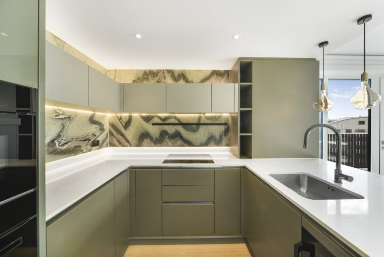 Apartment in White City, Hammersmith and Fulham, England 3 - 16768019
