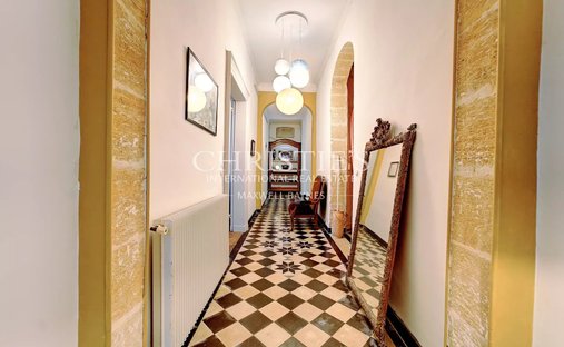 Castle for Sale in Saint-Émilion, Nouvelle-Aquitaine, France