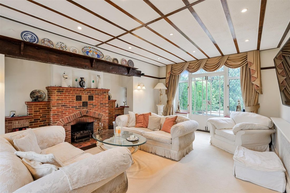 House in Banstead, Reigate and Banstead, England 2 - 16767972