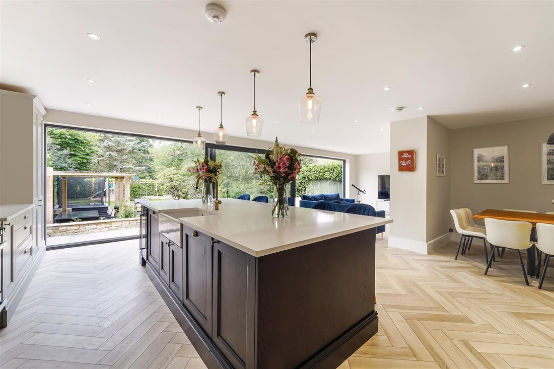 House in Nork, Reigate and Banstead, England 2 - 16767964