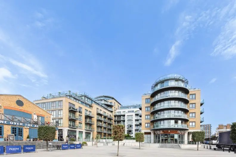 Apartment in Little Ealing, Hounslow, England 1 - 16768149