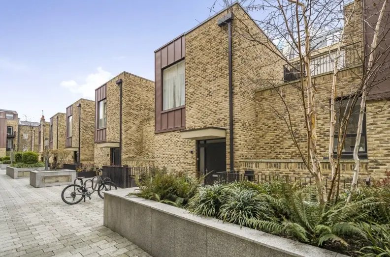 Townhouse in St Pancras, Camden, England 2 - 16767956