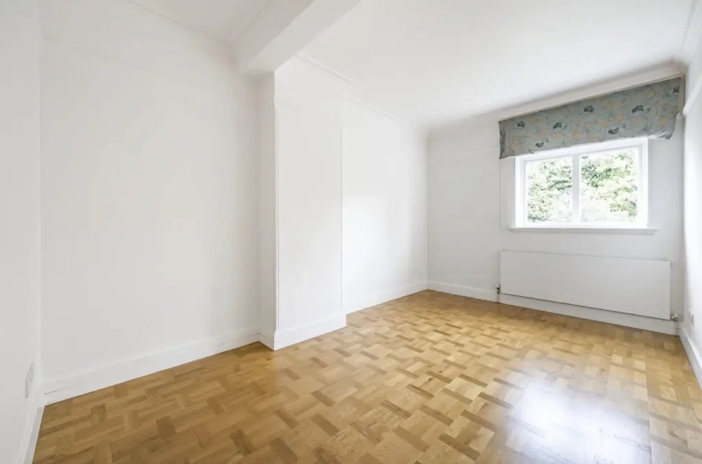 Apartment in Swiss Cottage, Camden, England 4 - 16768096