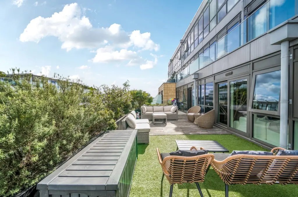 Apartment in Ealing (London Borough of Ealing), Ealing, England 2 - 16767910