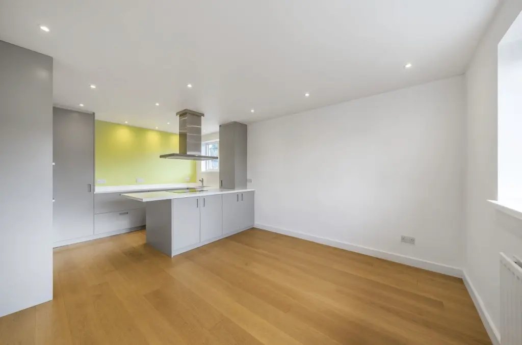 Apartment in Swiss Cottage, Camden, England 3 - 16768096
