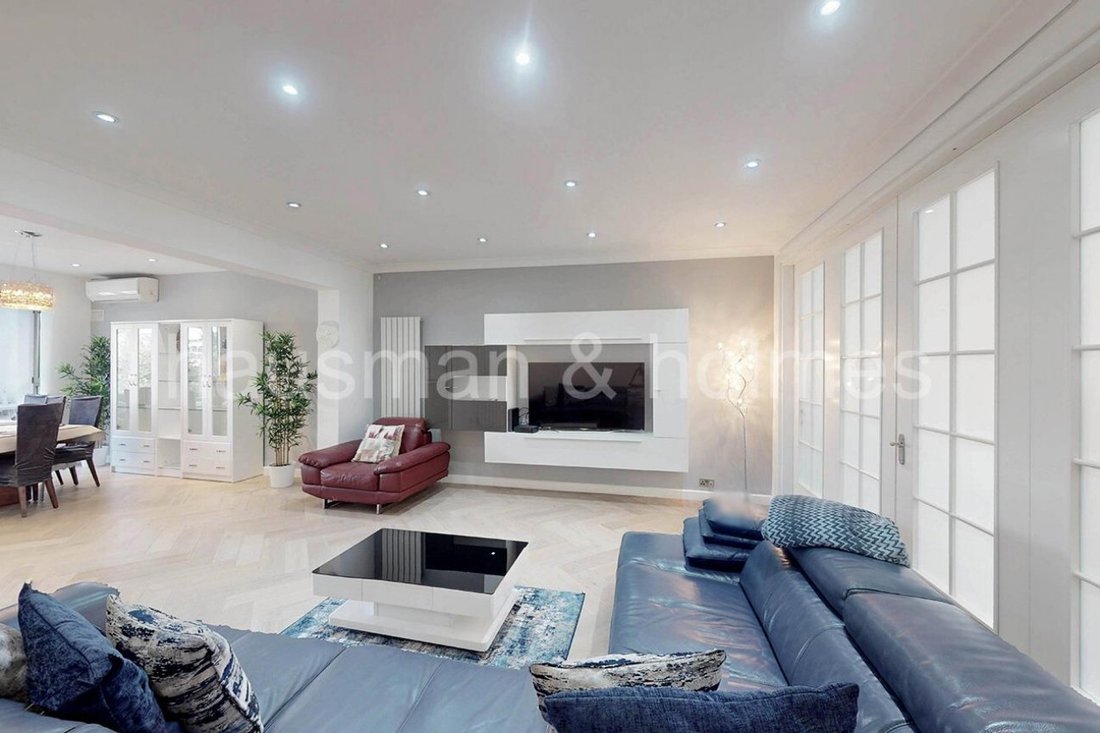 House in Temple Fortune, Barnet, England 2 - 16767858