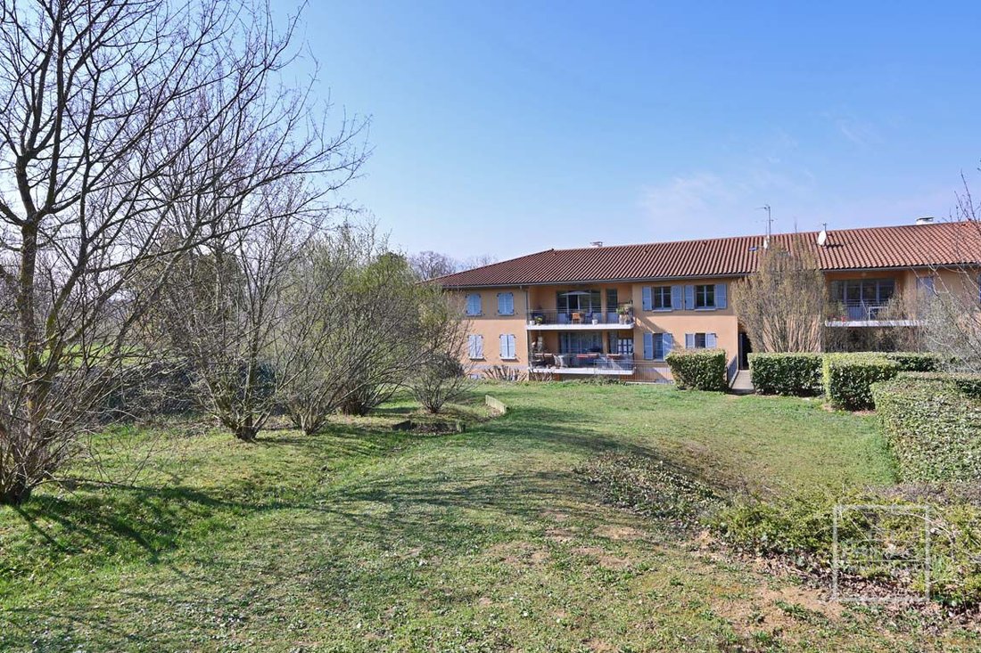 Apartment in Centre et Sud Est, Saint-Didier-au-Mont-d'Or, France 1 - 16768156