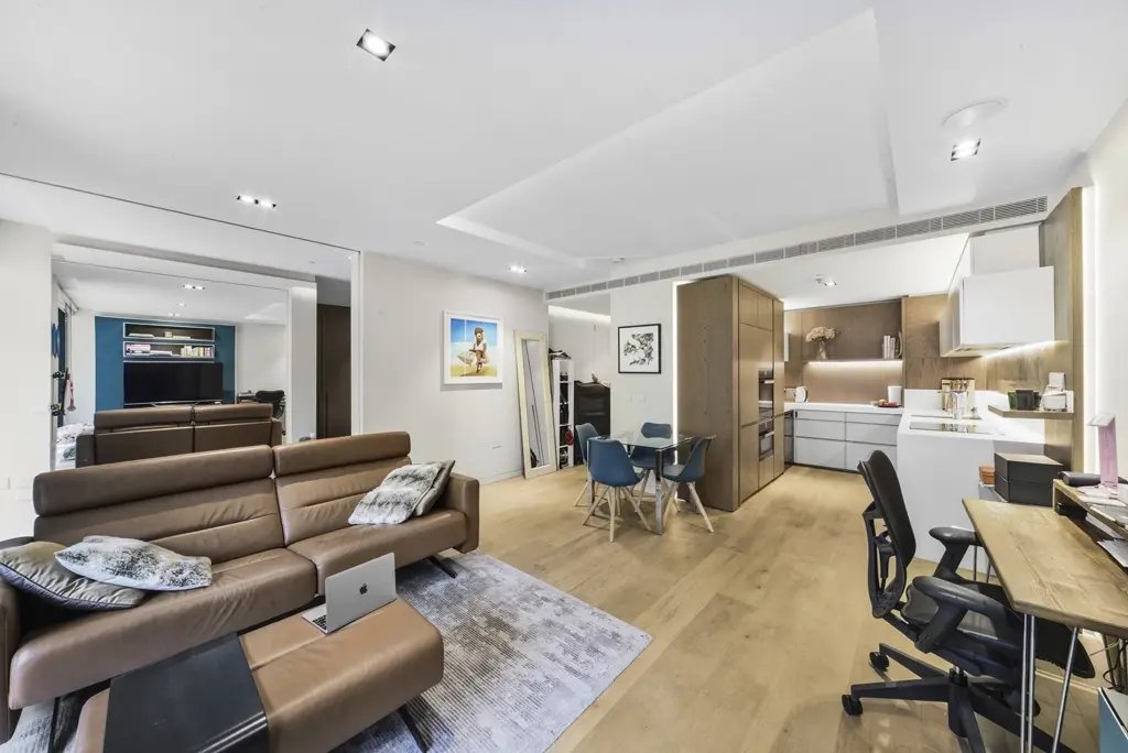 Apartment in Fitzrovia, Camden, England 4 - 16768131