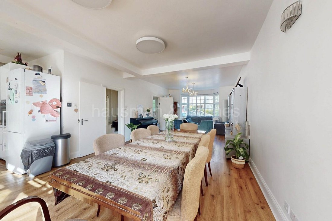 House in Golders Green, Barnet, England 3 - 16767796