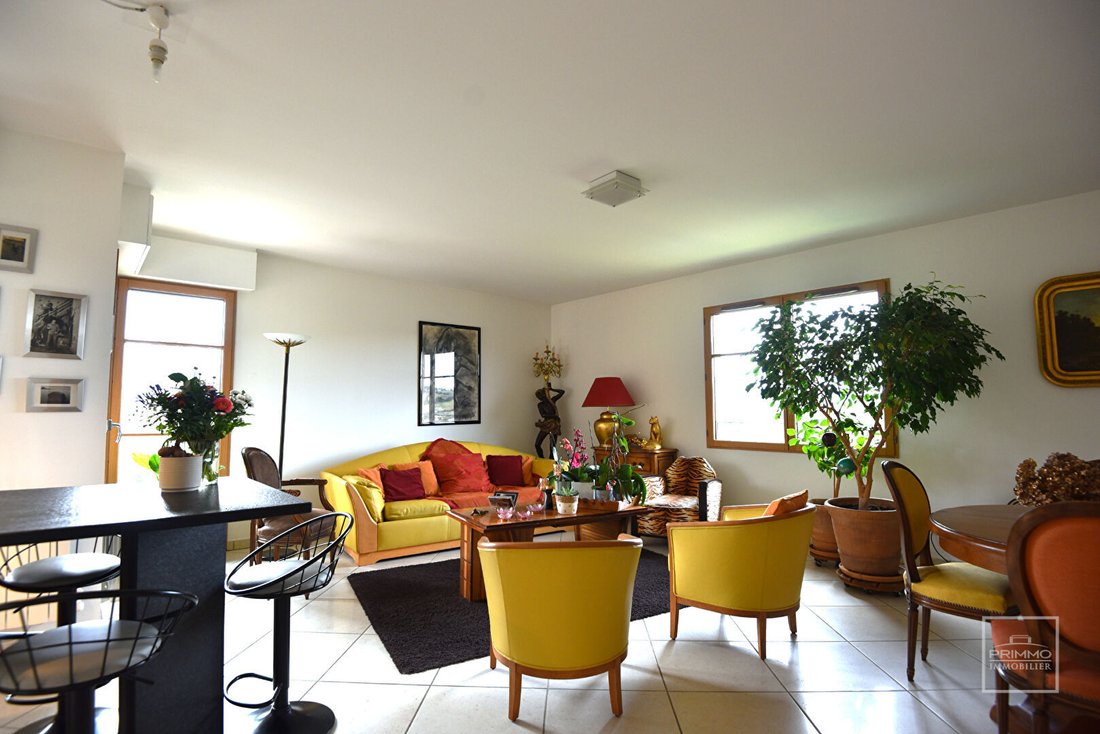 Apartment in Centre et Sud Est, Saint-Didier-au-Mont-d'Or, France 2 - 16768156