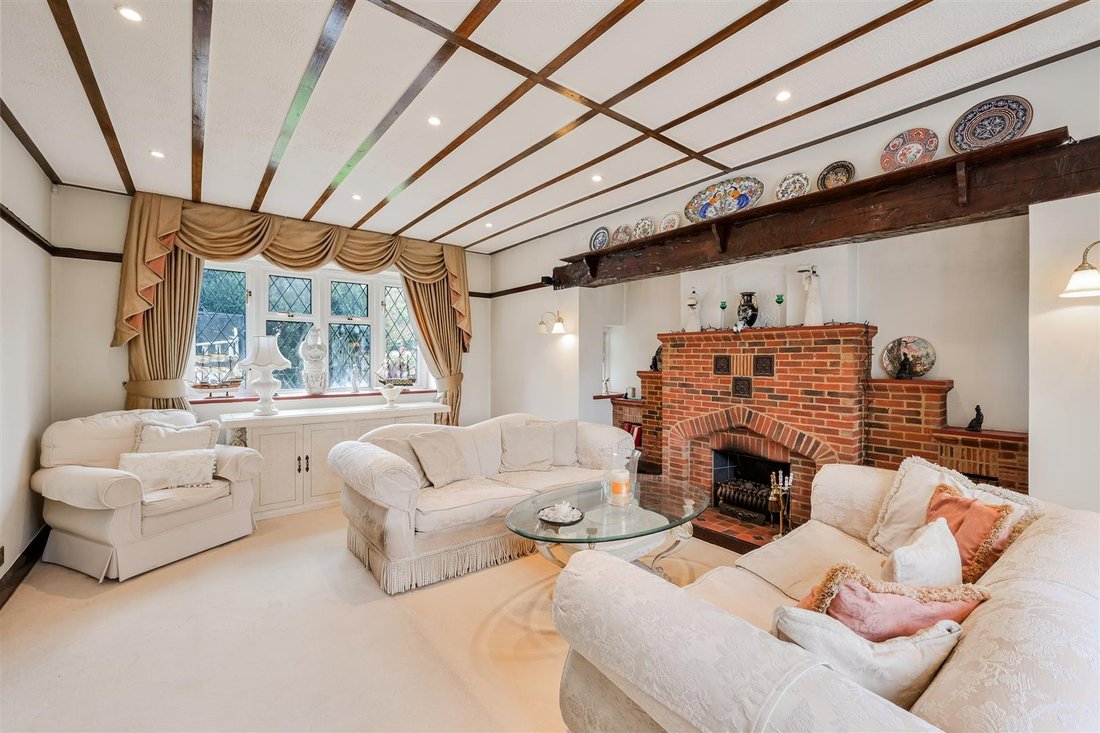 House in Banstead, Reigate and Banstead, England 3 - 16767972