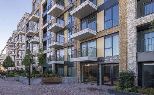 Penthouse in Chelsea Harbour, England 1