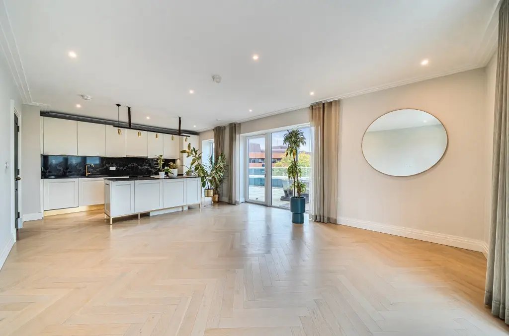 Apartment in Ealing (London Borough of Ealing), Ealing, England 2 - 16767888