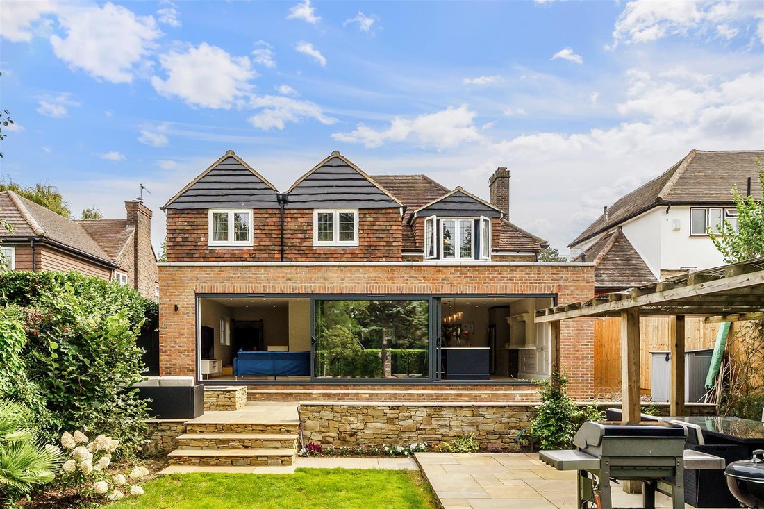 House in Nork, Reigate and Banstead, England 4 - 16767964