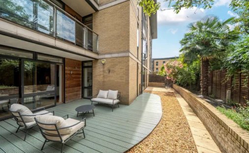Apartment in West Hampstead, Camden, England 1