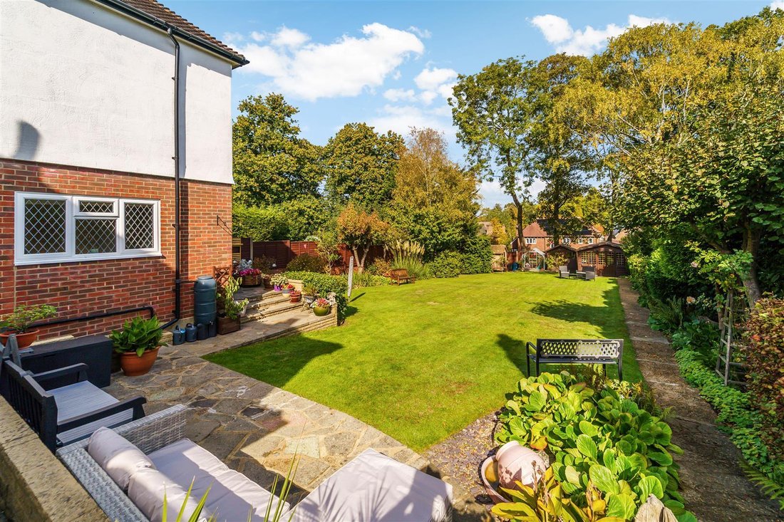 House in Epsom, England, United Kingdom 2 - 16767892