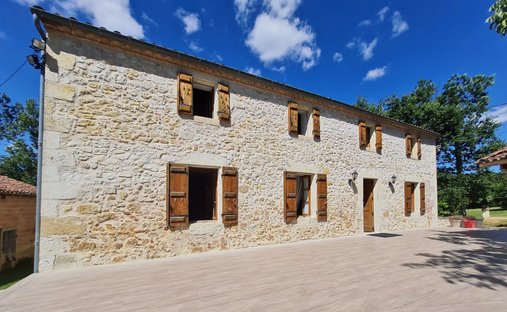 Castle for Sale in Lectoure, Occitanie, France