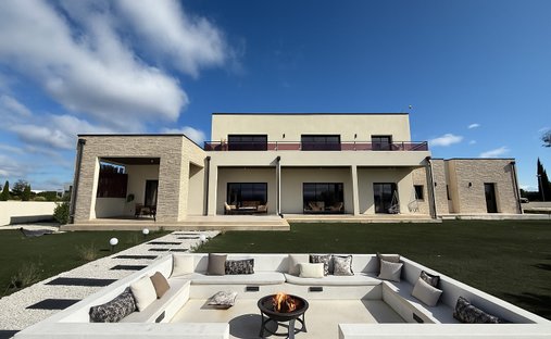 A Listed Property Overlooking The Pyrenees And The Aude Valley