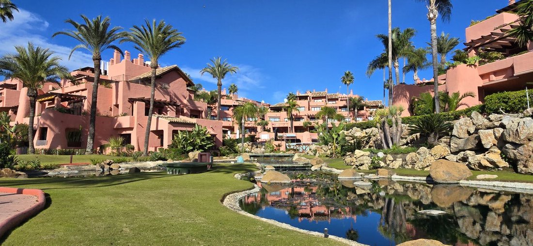 Apartment in Gualdalmansa, Estepona, Andalusia 3 - 16609644