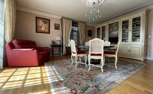 Castle for Sale in Aurillac, Auvergne-Rhône-Alpes, France