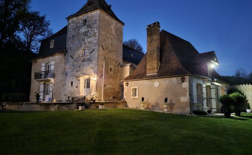 Castle for Sale in Périgueux, Nouvelle-Aquitaine, France