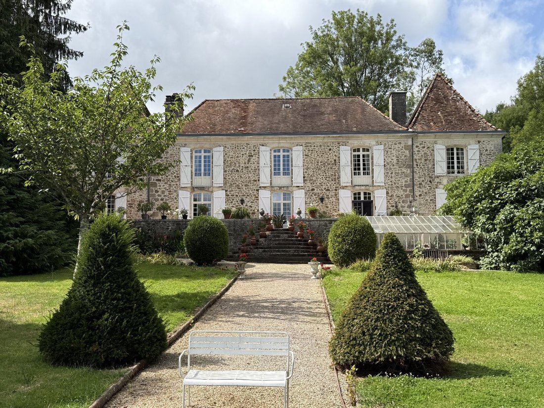 House in Nontron, Nouvelle-Aquitaine, France 1 - 16767316