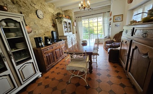 Castle for Sale in Périgueux, Nouvelle-Aquitaine, France