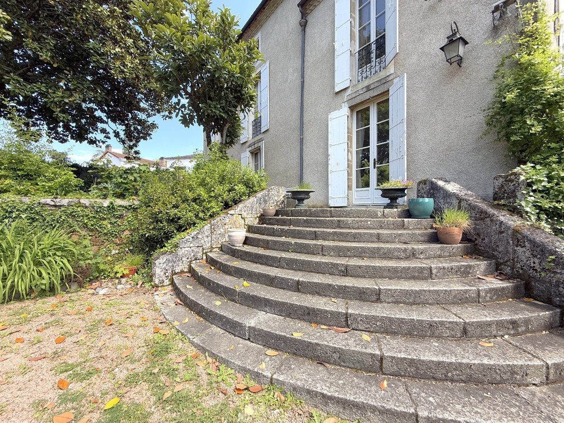House in Nontron, Nouvelle-Aquitaine, France 4 - 16766995