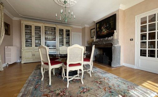 Castle for Sale in Aurillac, Auvergne-Rhône-Alpes, France