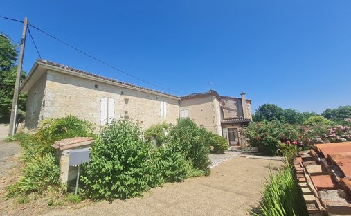 Castle for Sale in Lectoure, Occitanie, France