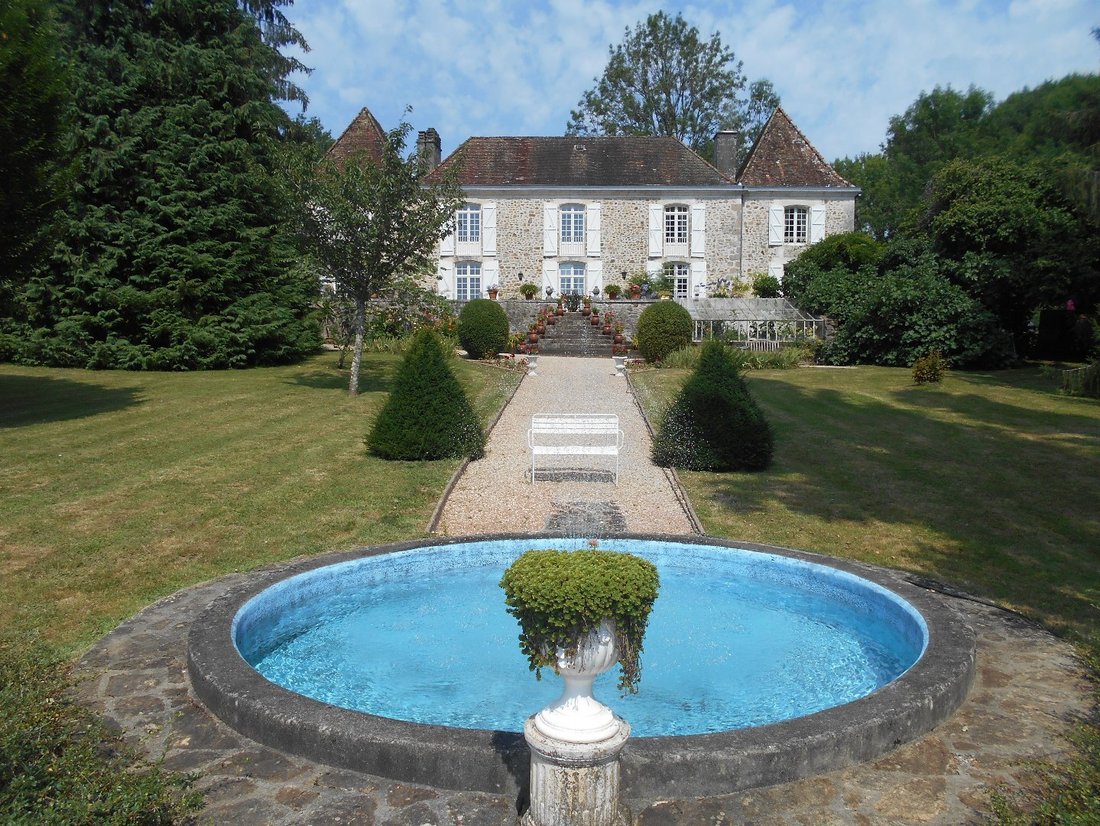 House in Nontron, Nouvelle-Aquitaine, France 2 - 16767316