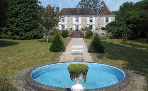 Dordogne: Château 425m2