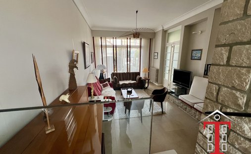 Castle for Sale in Écouflant, Pays de la Loire, France