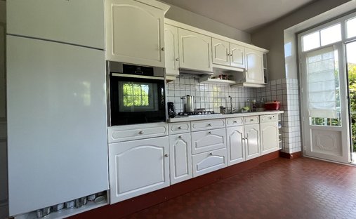 Castle for Sale in Aurillac, Auvergne-Rhône-Alpes, France