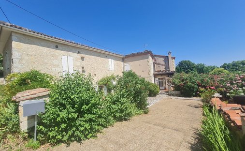 Castle for Sale in Lectoure, Occitanie, France