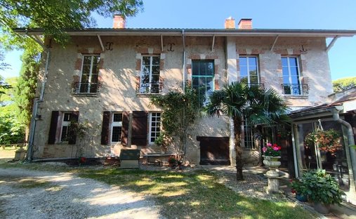 Castle for Sale in Moissac, Occitanie, France