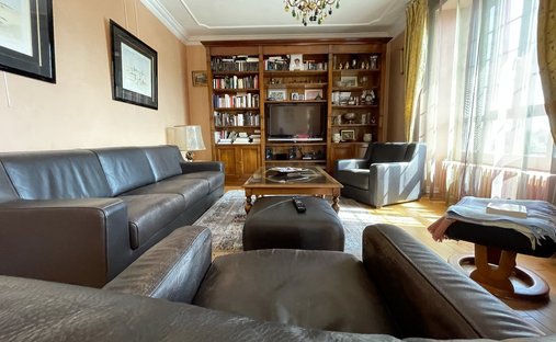 Castle for Sale in Aurillac, Auvergne-Rhône-Alpes, France