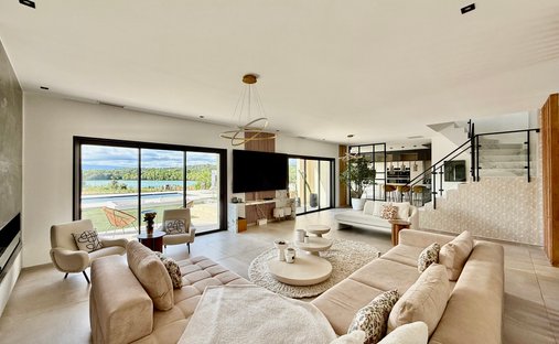 A Listed Property Overlooking The Pyrenees And The Aude Valley