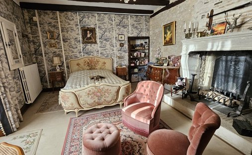 Castle for Sale in Périgueux, Nouvelle-Aquitaine, France