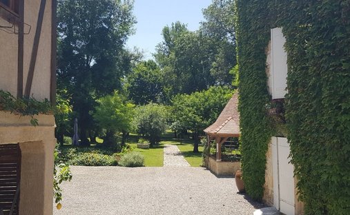 Castle for Sale in Lectoure, Occitanie, France