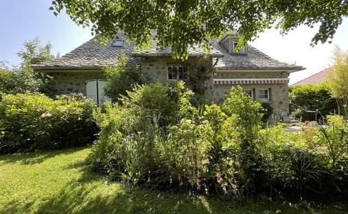 Castle for Sale in Aurillac, Auvergne-Rhône-Alpes, France - 4