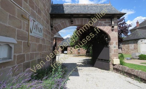 Castle for Sale in Brive-la-Gaillarde, Nouvelle-Aquitaine, France