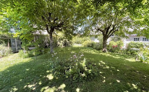 Castle for Sale in Aurillac, Auvergne-Rhône-Alpes, France