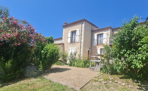 Castle for Sale in Lectoure, Occitanie, France