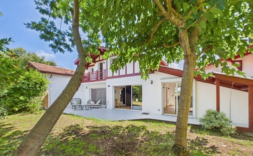 House in Guéthary, Nouvelle-Aquitaine, France 1